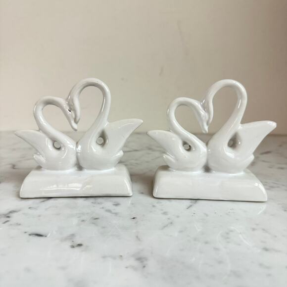 Vintage White Ceramic Swan Figurines – Pair – 3.75” Tall - Picture 4 of 7